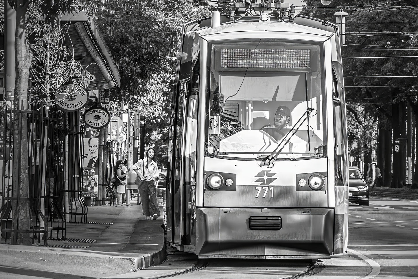 "Bim" Straßenbahn Haltestelle Volksgarten - Parlament
